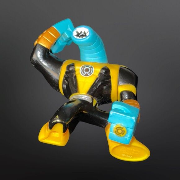 2011 Yellow Fear Low Alien Action League Action Figure 2.5” - Picture 7 of 7